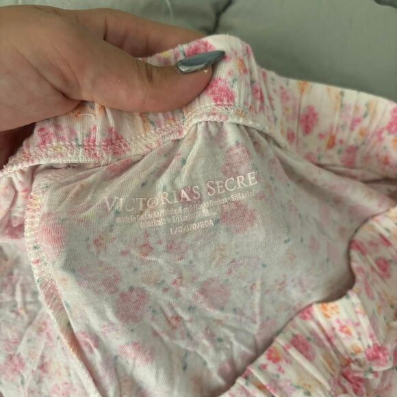 Victoria Secret Pink Floral Pajama Shorts Large - Picture 2 of 3